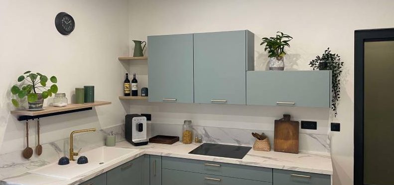 Pose de tapisserie par Datcha Peinture dans le quartier de la piscine Judaïque à Bordeaux